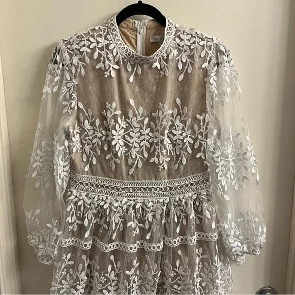 Ivy City Co Cream Lace Midi Dress - Picture 5 of 15